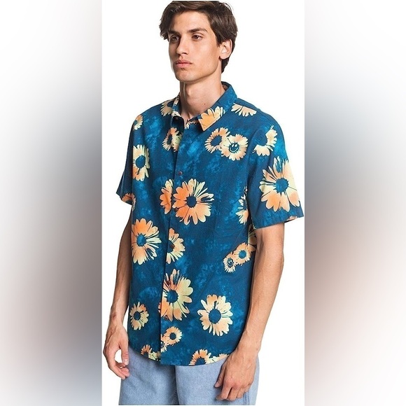 Quiksilver Whimsical Blue Short Sleeve Button Down w Floral Orange Flowers Large - Picture 1 of 10